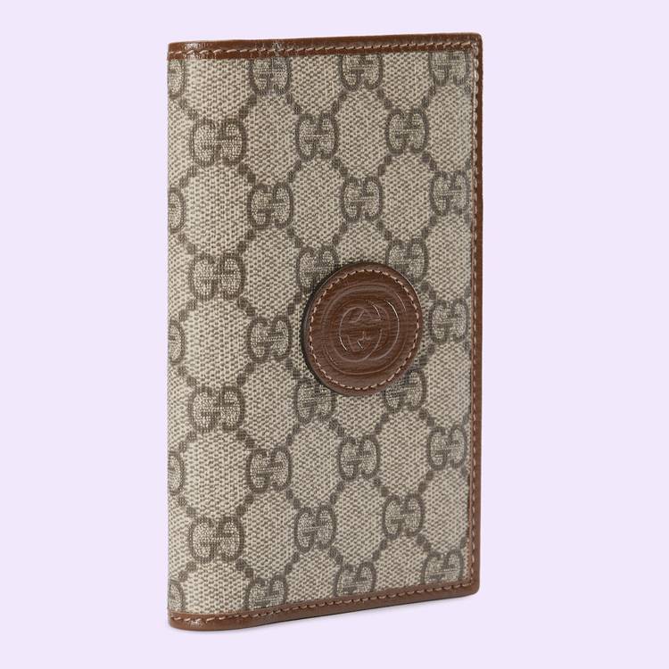724562.92TCG.8563.007.080.0000.Light GG passport case with Interlocking G